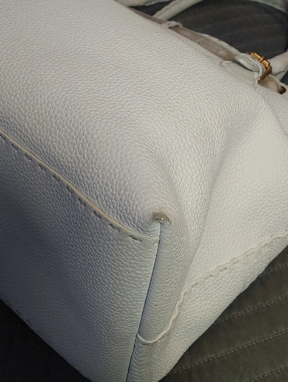 Fendi White Leather Tote with Gold-Tone Buckle Accents SELLERIA VILLA BORGHESE - Picture 11 of 17